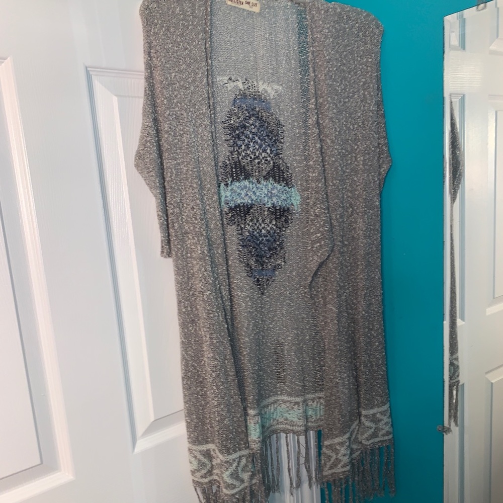 Hollister Short-sleeve Fringe Cardigan. One Size